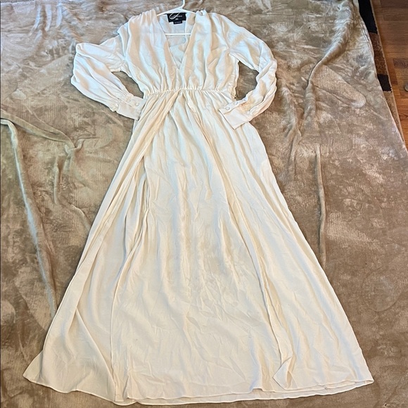 Zara Dresses & Skirts - Zara Ivory Long Sleeve Maxi Dress